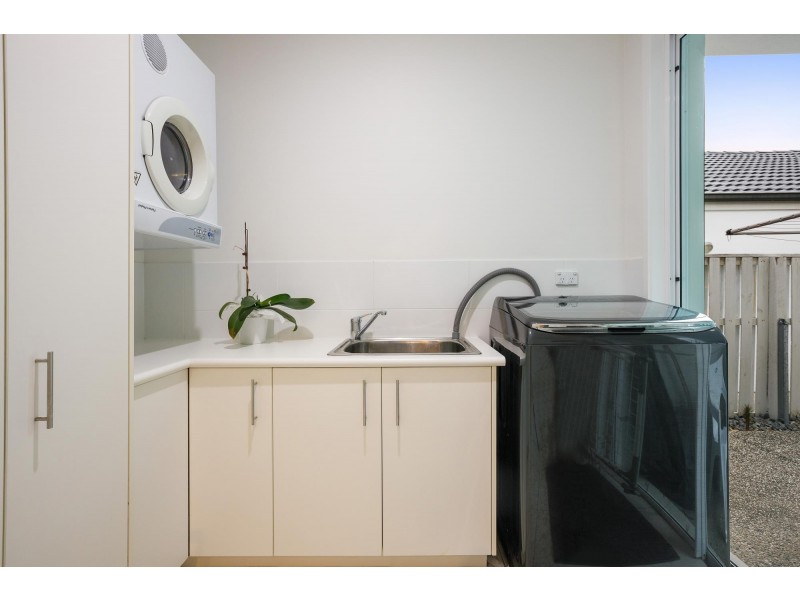 22 Meridien Avenue, Varsity Lakes QLD 4227