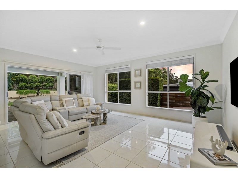 18 Skyburnett Street, Reedy Creek QLD 4227