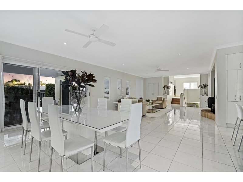18 Skyburnett Street, Reedy Creek QLD 4227