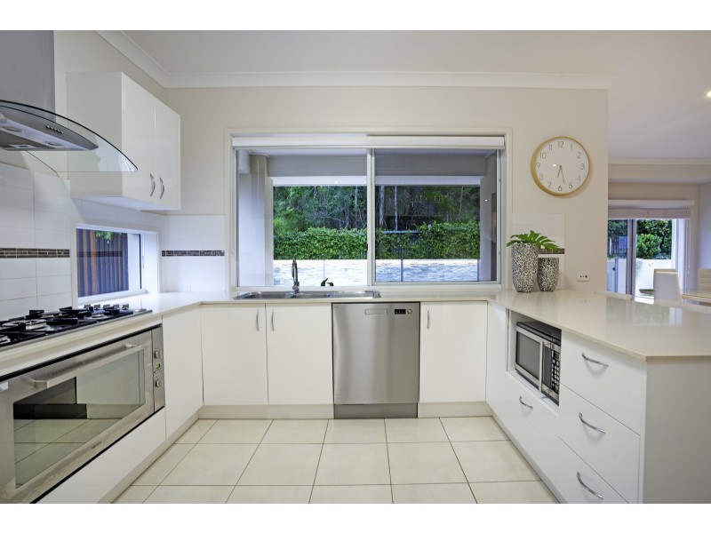 18 Skyburnett Street, Reedy Creek QLD 4227