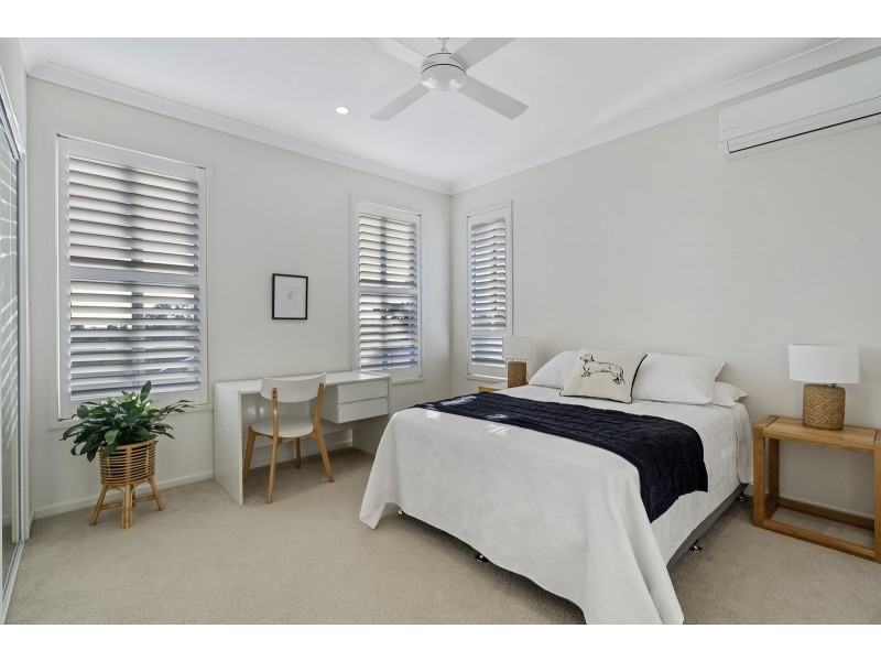 18 Skyburnett Street, Reedy Creek QLD 4227