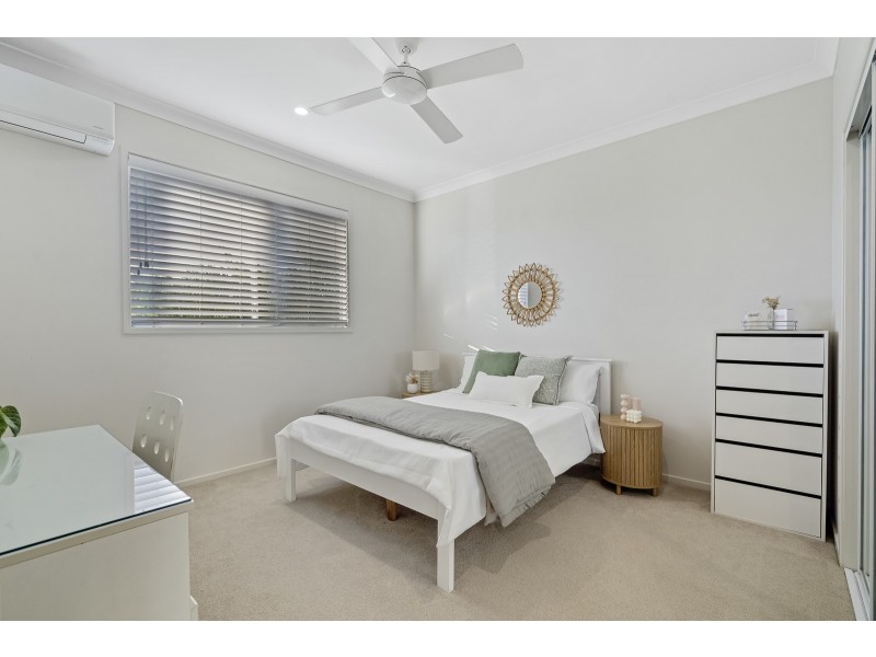 18 Skyburnett Street, Reedy Creek QLD 4227