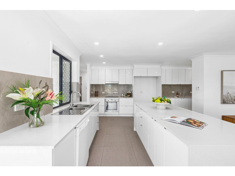 7 Hindmarsh Court, Robina QLD 4226