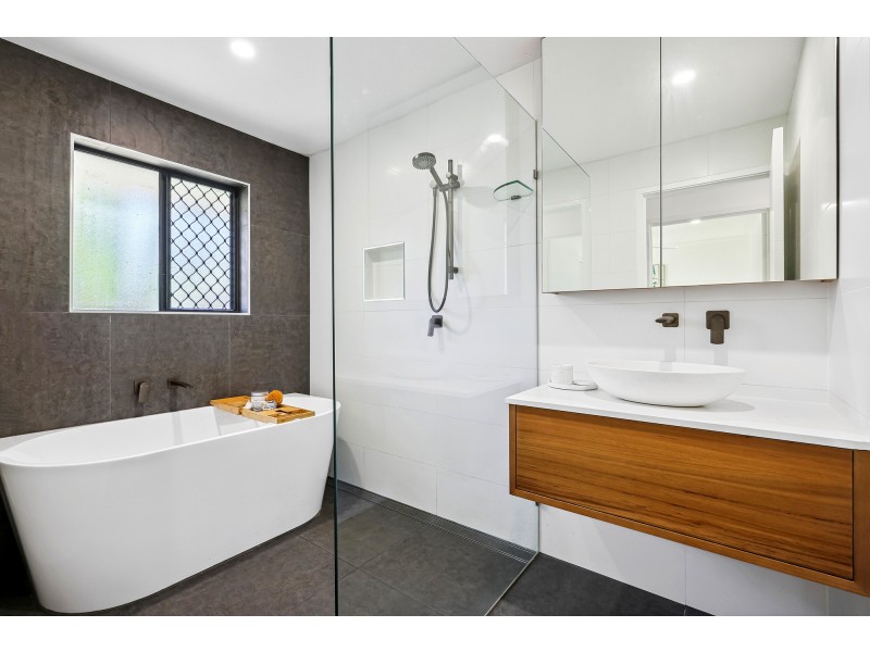 7 Hindmarsh Court, Robina QLD 4226