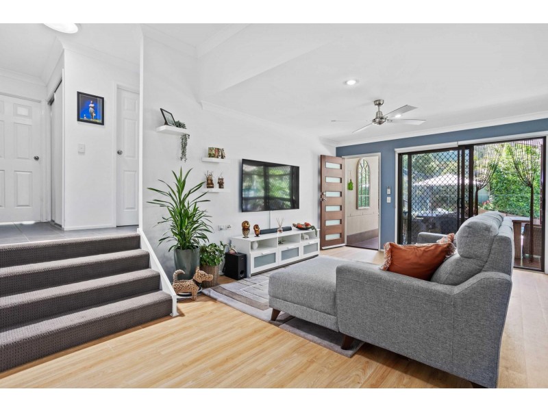 8A Marla Way, Carrara QLD 4211