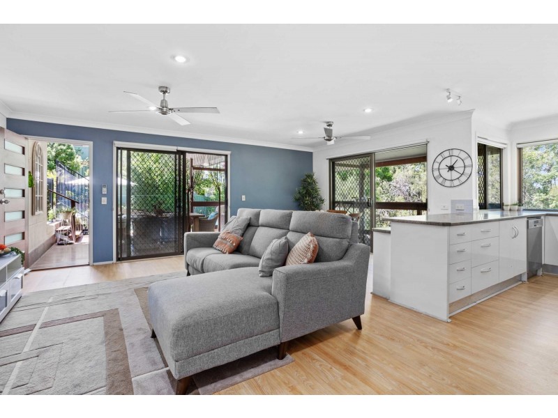 8A Marla Way, Carrara QLD 4211