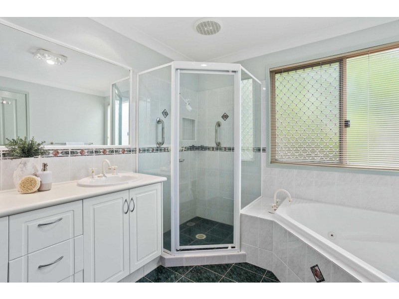 7 Kingston Heath Place, Robina QLD 4226