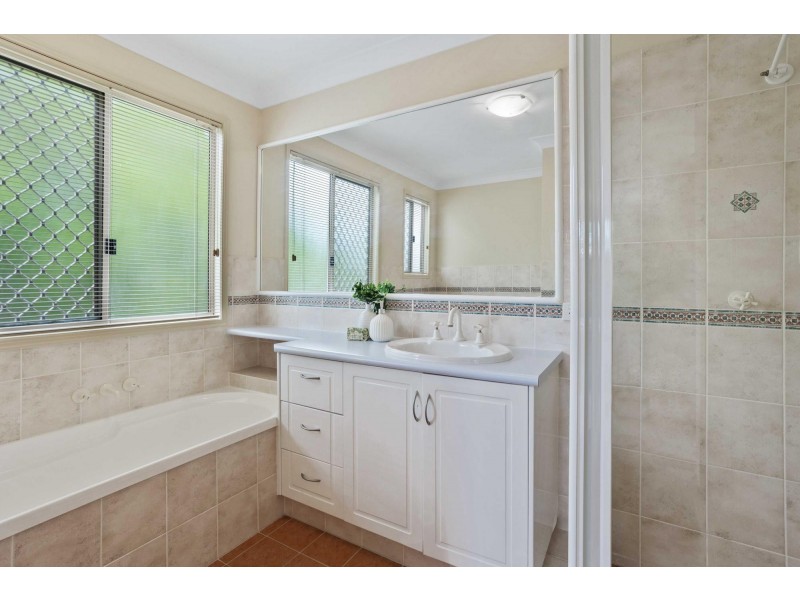 7 Kingston Heath Place, Robina QLD 4226