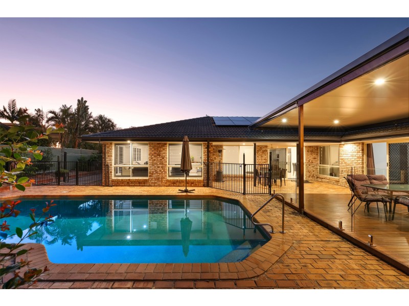 2 Vaucluse Place, Robina QLD 4226