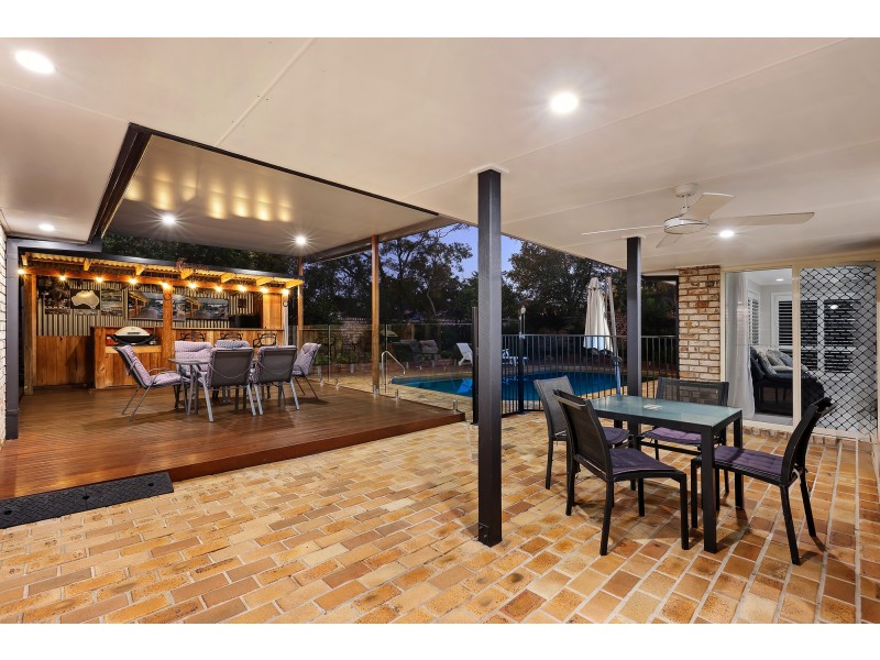 2 Vaucluse Place, Robina QLD 4226