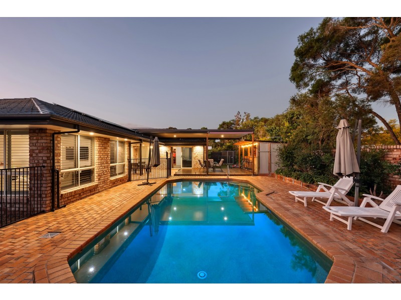 2 Vaucluse Place, Robina QLD 4226