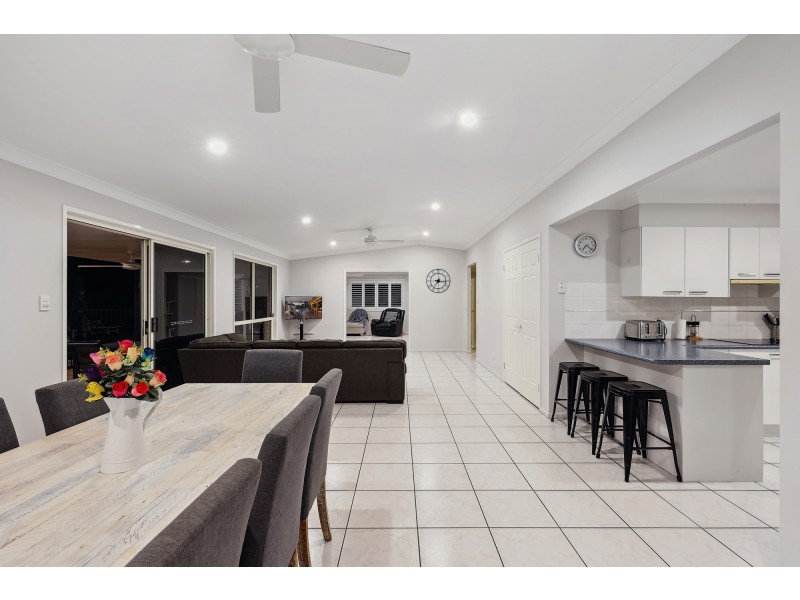 2 Vaucluse Place, Robina QLD 4226