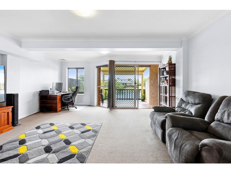 2/6 Lowood Court, Varsity Lakes QLD 4227