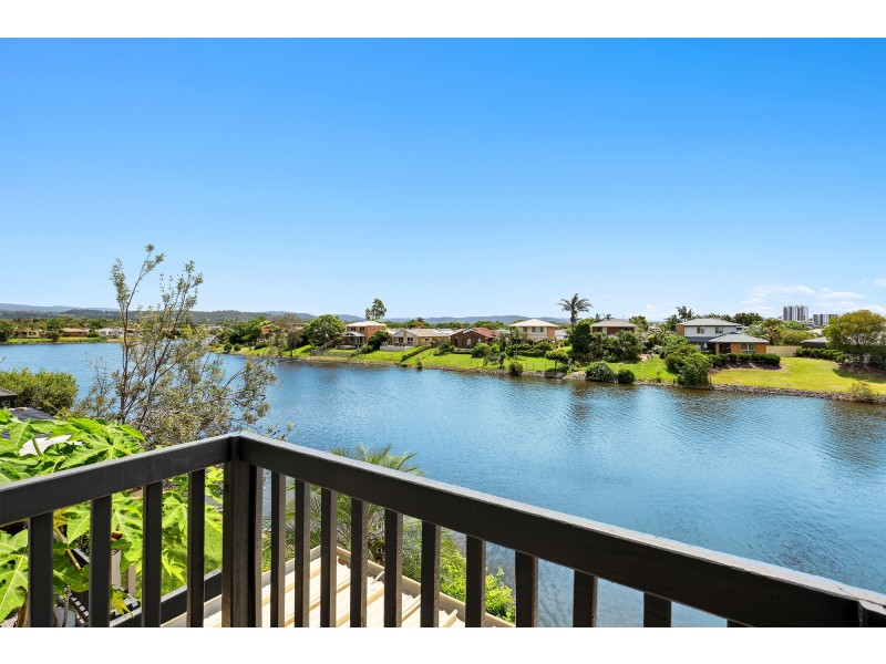 2/6 Lowood Court, Varsity Lakes QLD 4227