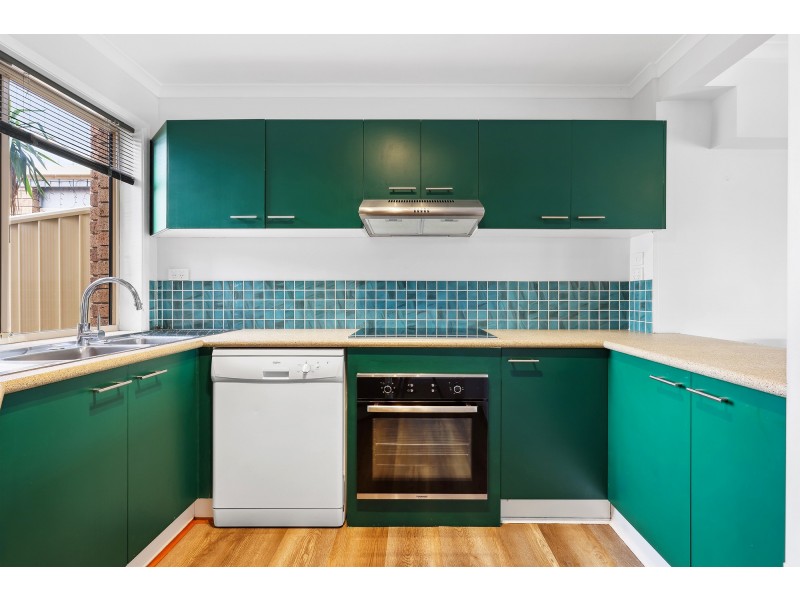 2/6 Lowood Court, Varsity Lakes QLD 4227