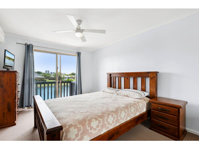 2/6 Lowood Court, Varsity Lakes QLD 4227