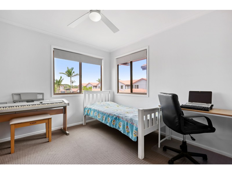 2/6 Lowood Court, Varsity Lakes QLD 4227