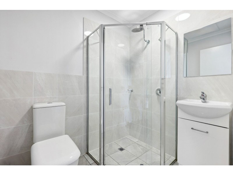 2/6 Lowood Court, Varsity Lakes QLD 4227