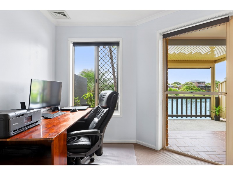 2/6 Lowood Court, Varsity Lakes QLD 4227