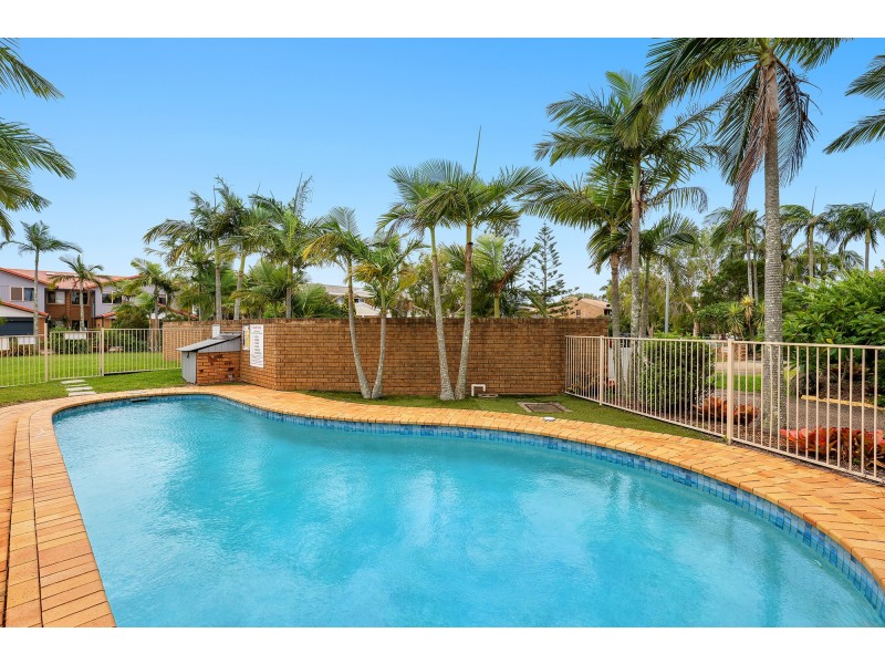 2/6 Lowood Court, Varsity Lakes QLD 4227