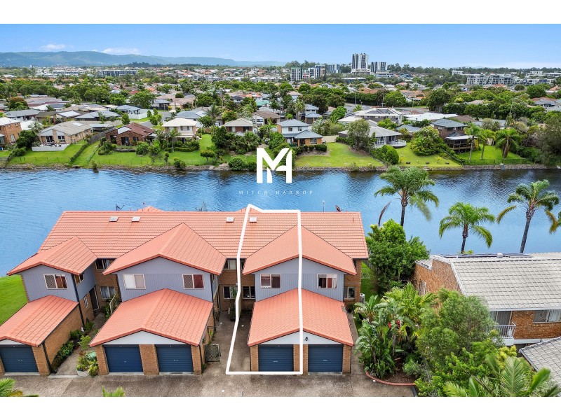 2/6 Lowood Court, Varsity Lakes QLD 4227