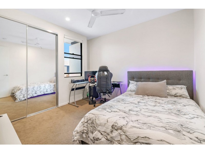 19/37 Sickle Avenue, Hope Island QLD 4212