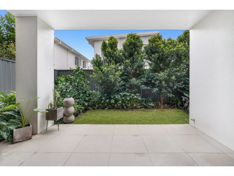 19/37 Sickle Avenue, Hope Island QLD 4212