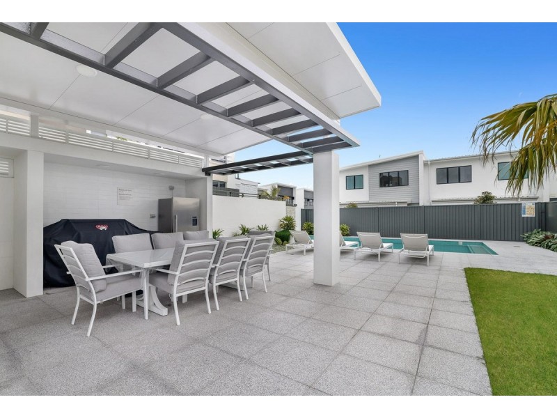 19/37 Sickle Avenue, Hope Island QLD 4212
