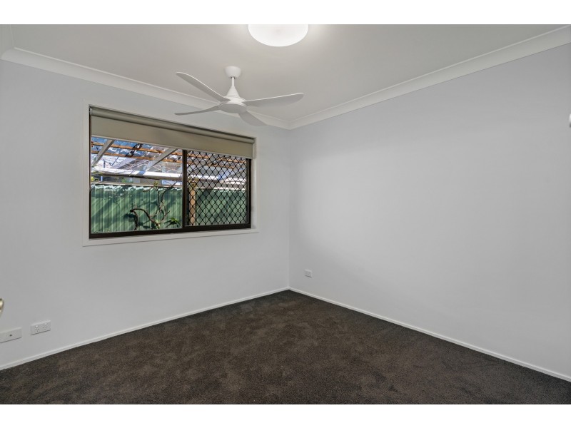 8 Sequoia Close, Elanora QLD 4221