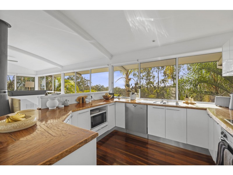 200 Chesterfield Drive, Bonogin QLD 4213