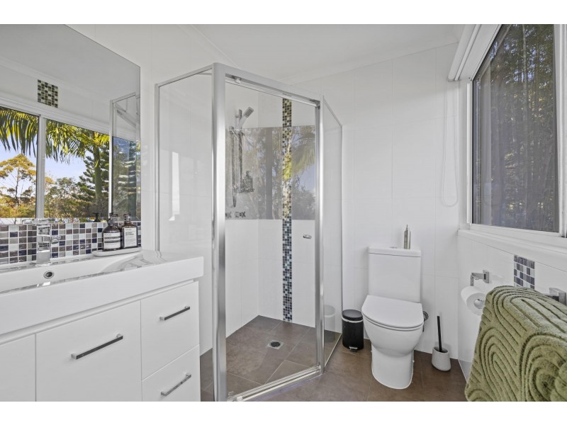 200 Chesterfield Drive, Bonogin QLD 4213