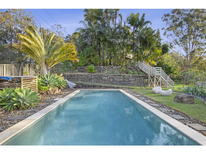 200 Chesterfield Drive, Bonogin QLD 4213