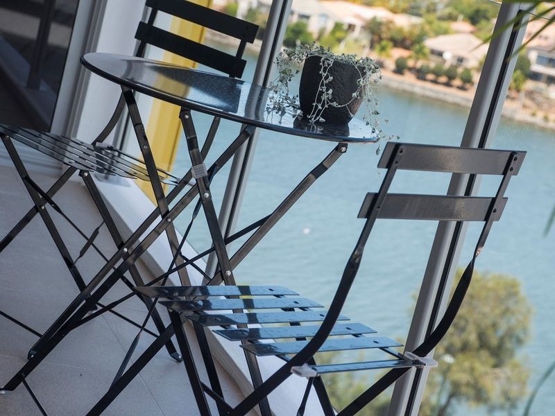 33 Lakefront Crescent, Varsity Lakes QLD 4227