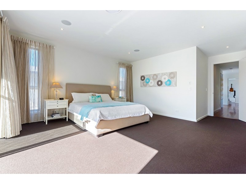 50 Lakelands Drive, Merrimac QLD 4226