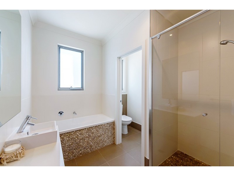 50 Lakelands Drive, Merrimac QLD 4226