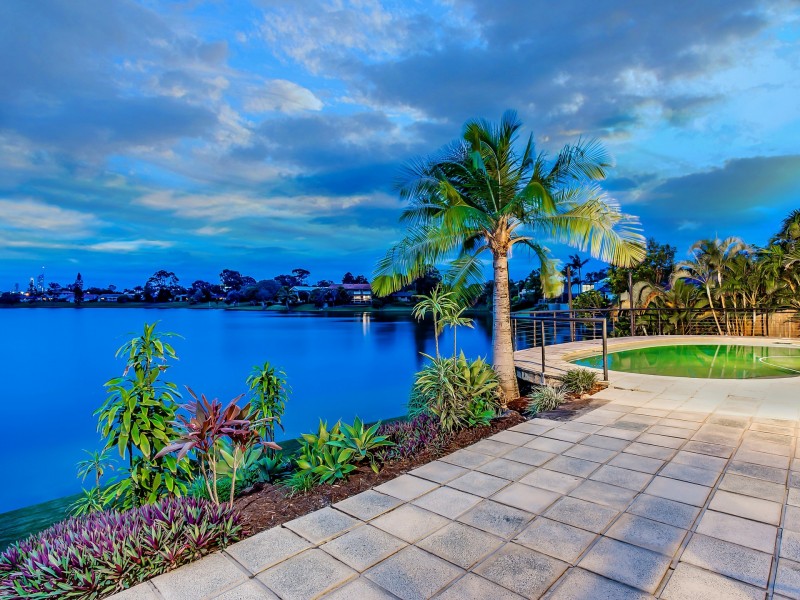 7 Deloraine Court, Mermaid Waters QLD 4218