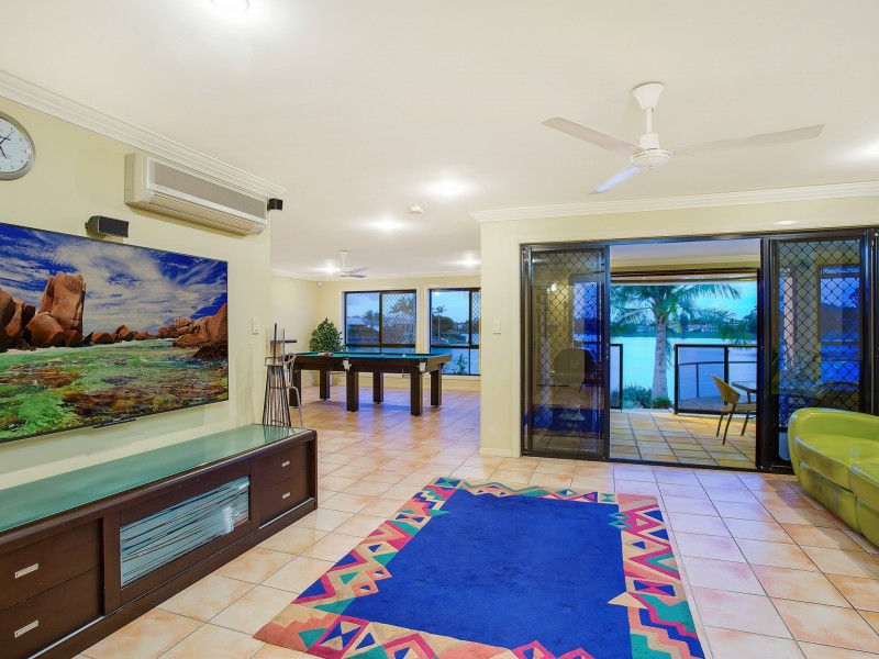 7 Deloraine Court, Mermaid Waters QLD 4218