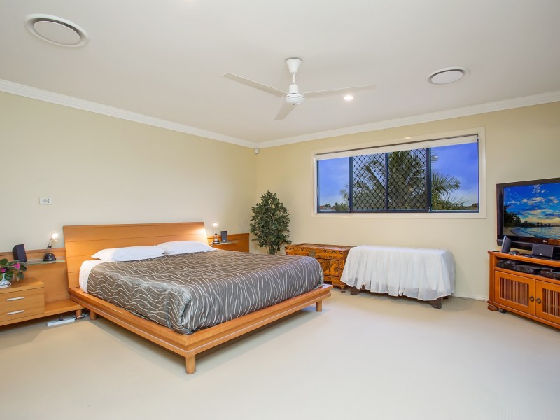 7 Deloraine Court, Mermaid Waters QLD 4218