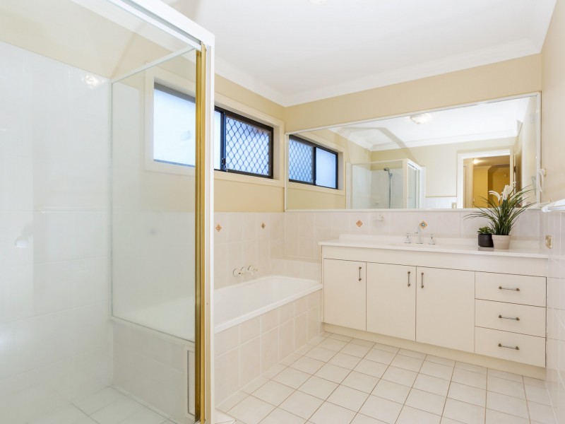 7 Deloraine Court, Mermaid Waters QLD 4218