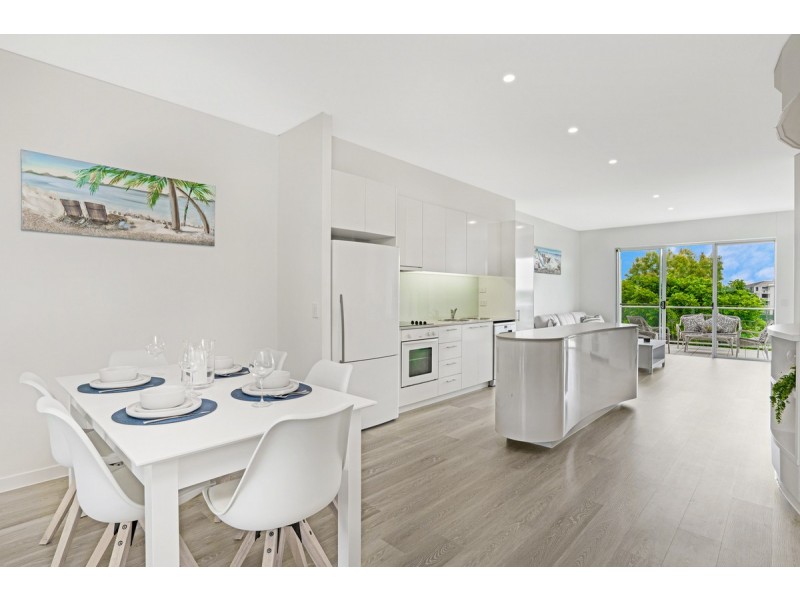 25/98 University Drive, Varsity Lakes QLD 4227