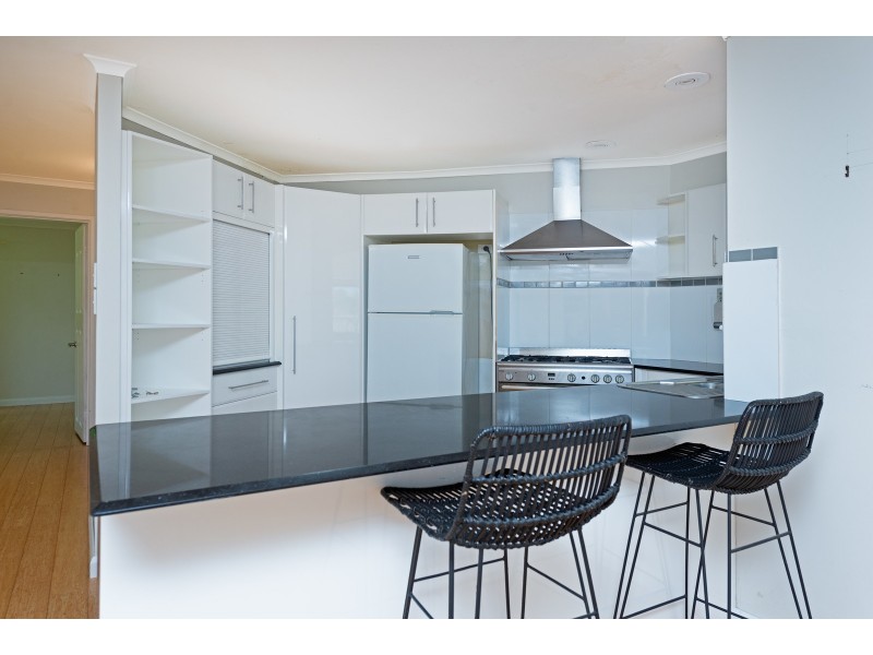 37 Open Drive, Arundel QLD 4214