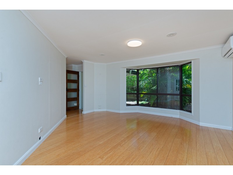 37 Open Drive, Arundel QLD 4214