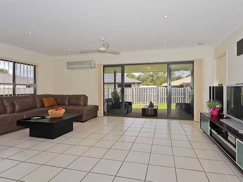 4 Schneid Street, Mudgeeraba QLD 4213