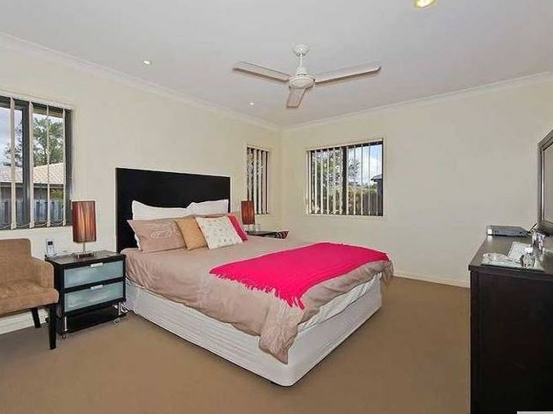 4 Schneid Street, Mudgeeraba QLD 4213