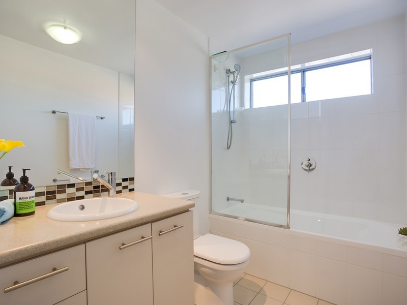 13/15 Laver Drive, Robina QLD 4226