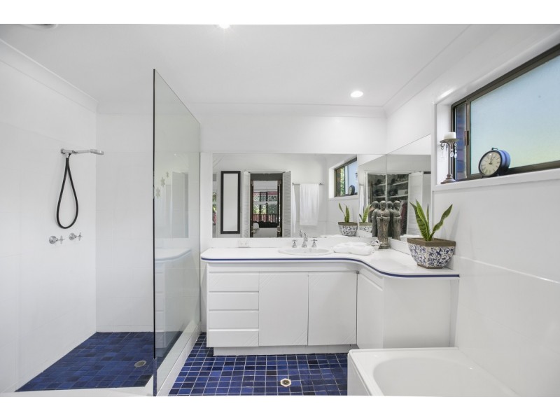 12 Heulan Court, Reedy Creek QLD 4227