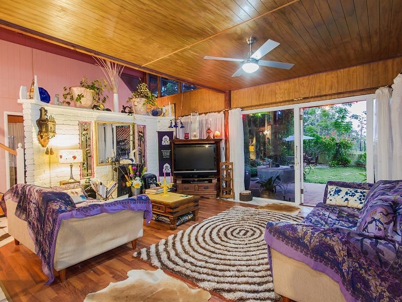 251 Chesterfield Drive, Bonogin QLD 4213