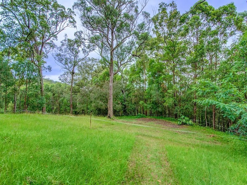 251 Chesterfield Drive, Bonogin QLD 4213