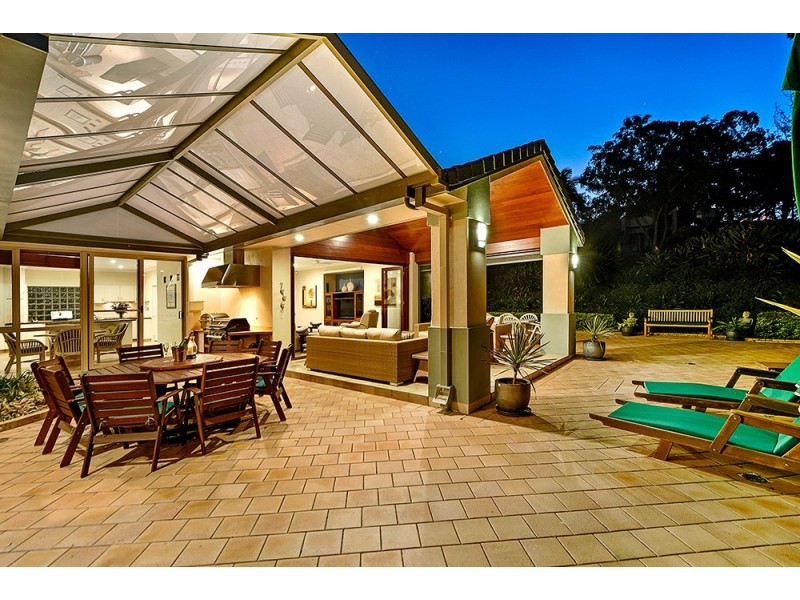 2 Pipers Point, Robina QLD 4226
