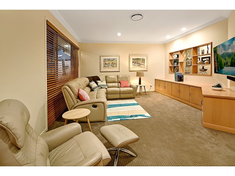 2 Pipers Point, Robina QLD 4226